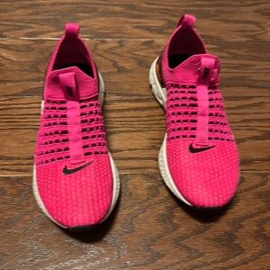 phantom run flyknit 2 running shoes pink/ zebra